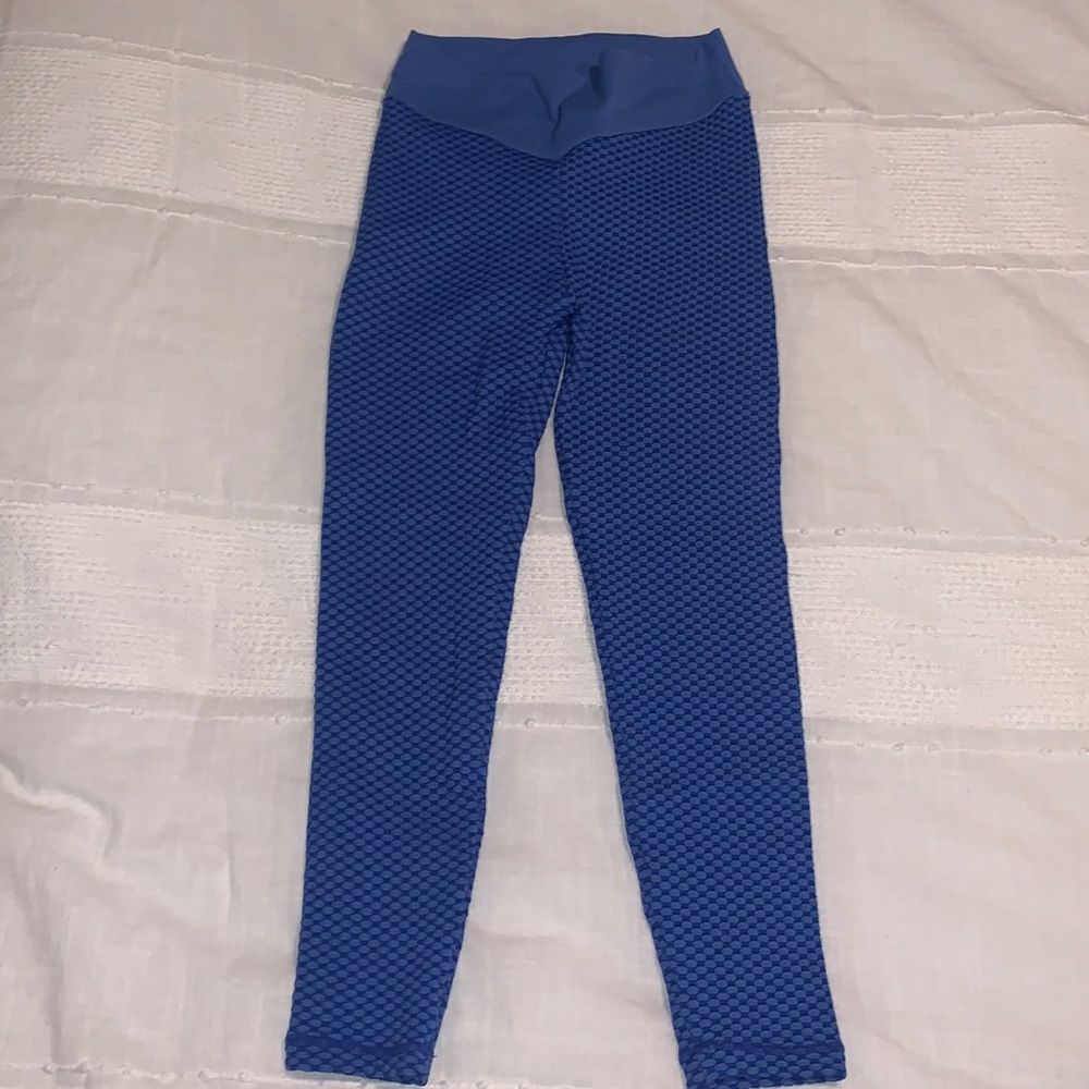 Textured workout pants - size small - never worn!